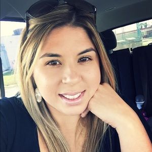 Meet your Posher, Liz