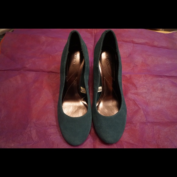 Merona wedges firm price!