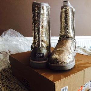 Silver sequence Uggs