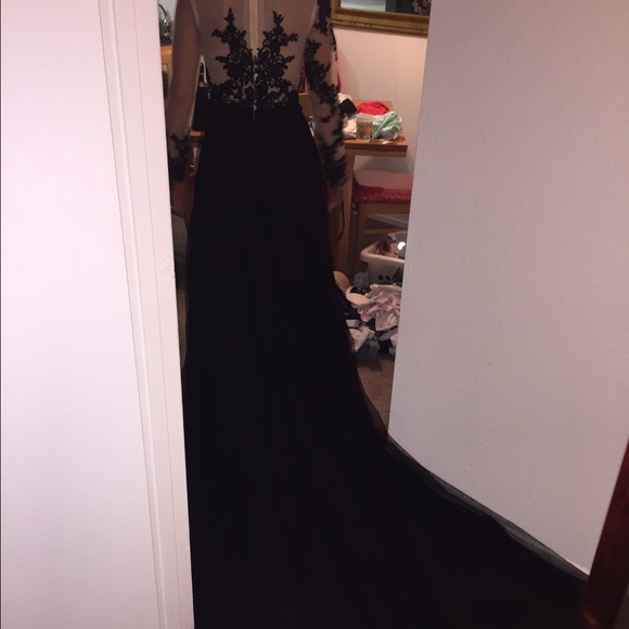 Stunning Sexy Black Prom Dress - Picture 2 of 3