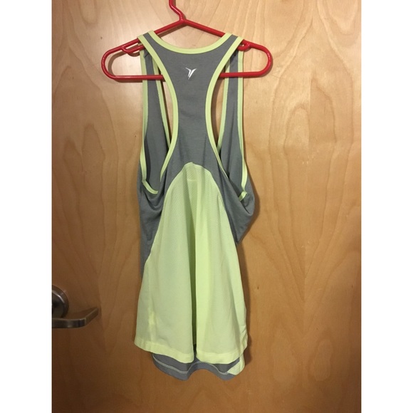 Work out tank top - Picture 2 of 2