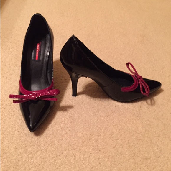 Shoes - Picture 3 of 4