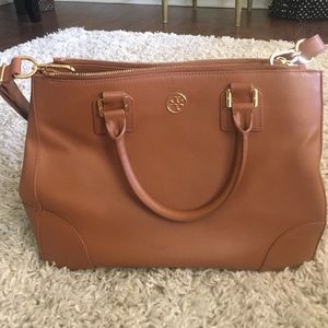 ❗️RESERVED❗️@goldybark7 Tory Burch Robinson