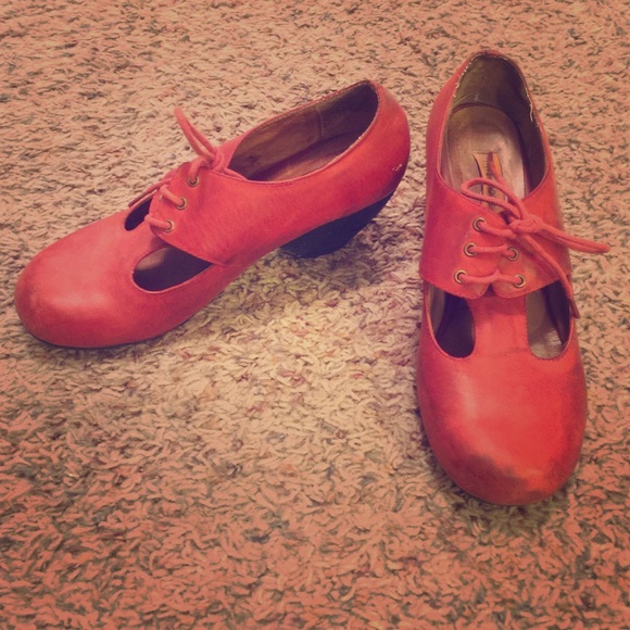 Red Miz Mooz vintage inspired Mary Janes sz 6