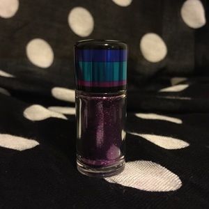 LE MAC Glitter in Fuchsia