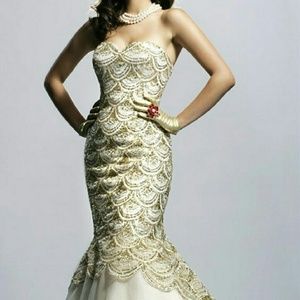 Wedding dress / Pageant HEAD TURNING!