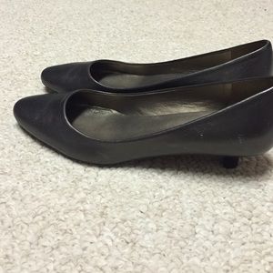 Pewter metallic kitten heel pumps