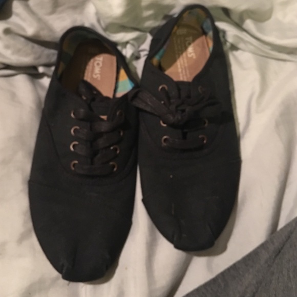 Toms sneakers