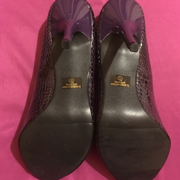 Shoes - Picture 2 of 3