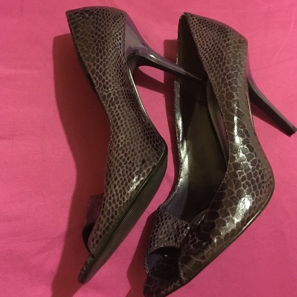 Shoes - Picture 3 of 3