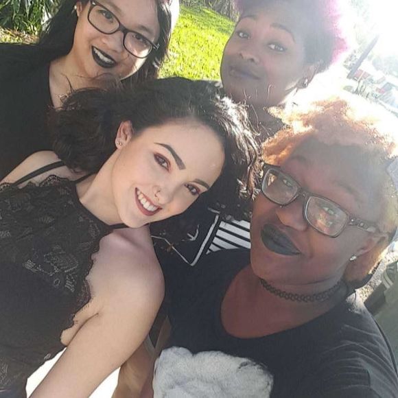 Meet your Posher, Lex