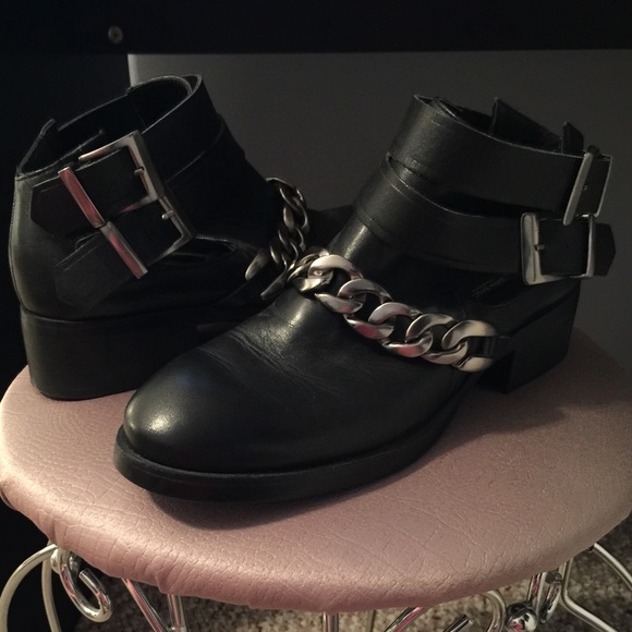 Zara basic booties