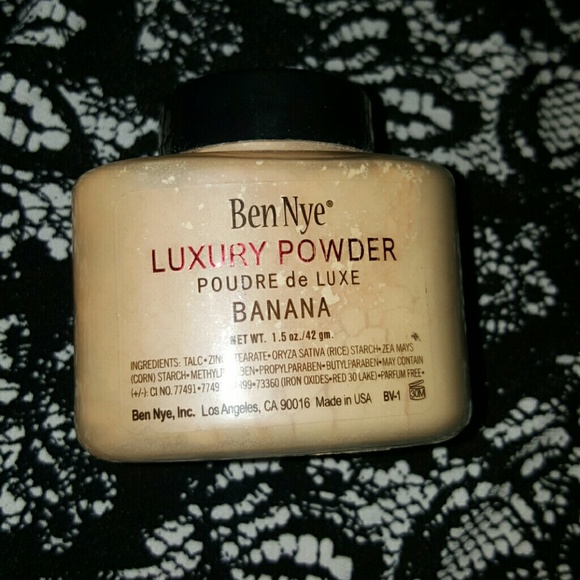 *Ben Nye Luxury Banana Powder*