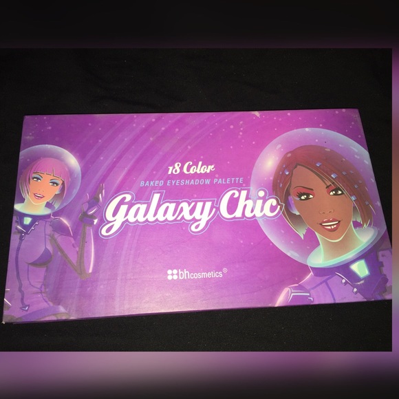 🎨GALAXY CHIC EYESHADOW PALETTE✨