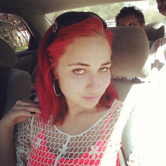 Meet your Posher, Manda