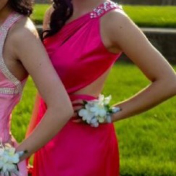 Prom dress! - Picture 4 of 4