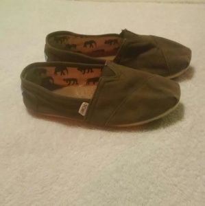 Toms slip on shoes