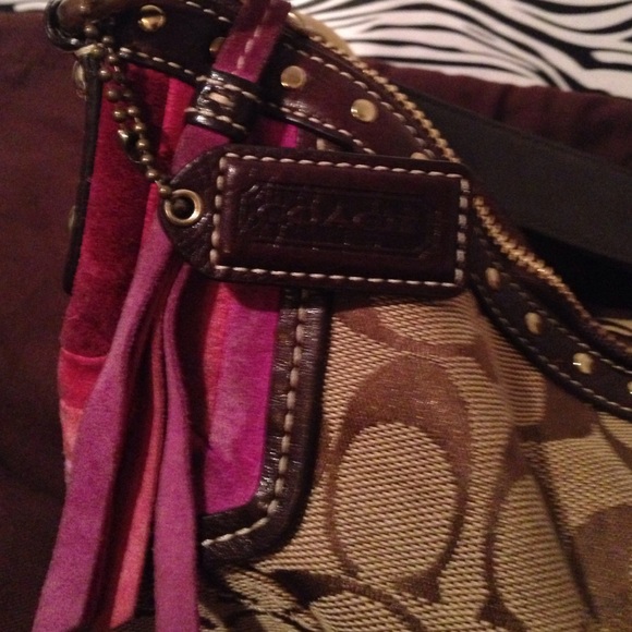 Unique Signature Coach small bag. - Picture 3 of 4