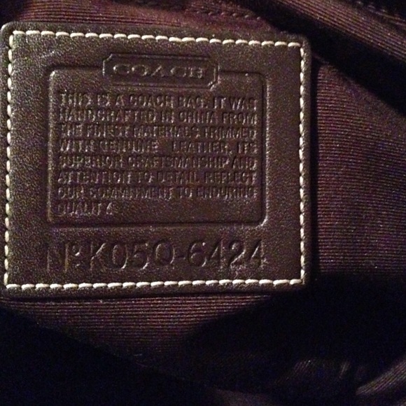 Unique Signature Coach small bag. - Picture 4 of 4