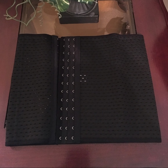 4 Bones Waist Trainer - Picture 2 of 4