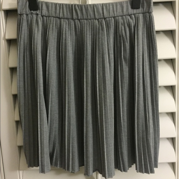 Club Monaco grey skirt