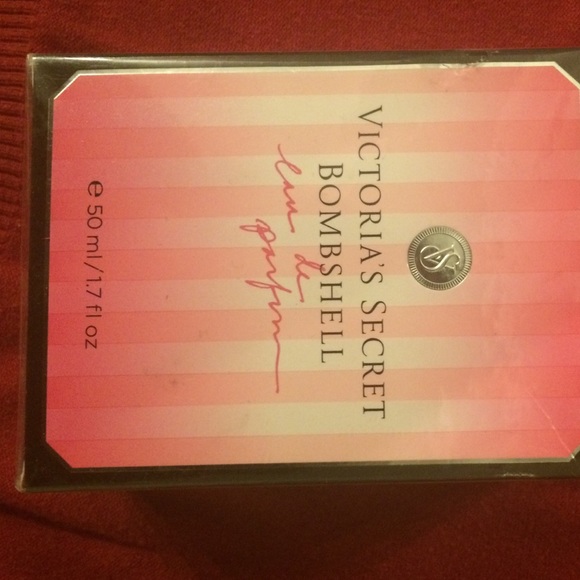 Victoria's Secret Bombshell perfume