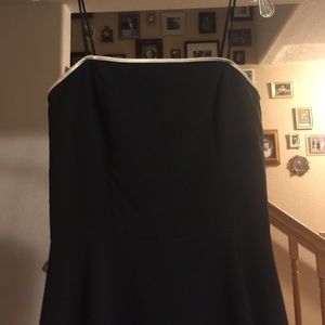 Black cocktail dress lined with a tulle finish