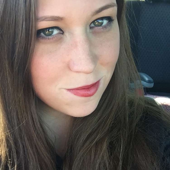 Meet your Posher, Jess - Picture 1 of 1