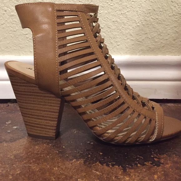JustFab tan zip up heels size 10 NO TRADES