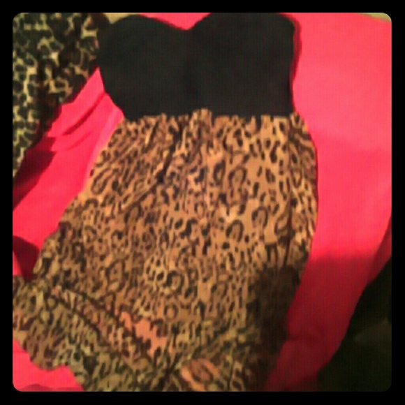 Leopard print strapless dress
