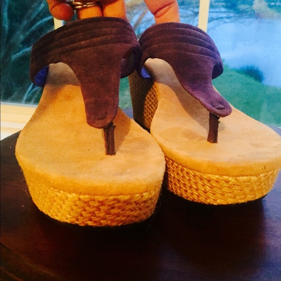 Authentic Uggs .. So Comfortable! Size7 - image 1