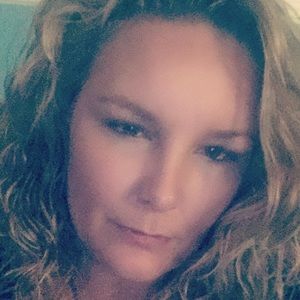 Meet your Posher, Selena