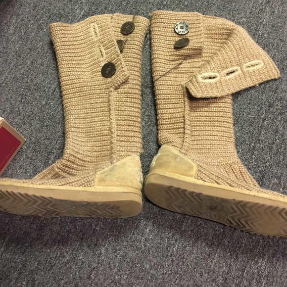 Crochet knitted tan high ugg boots