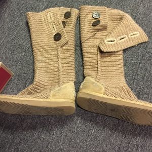 Crochet knitted tan high ugg boots