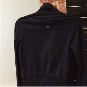 Lululemon zip up jacket size 6