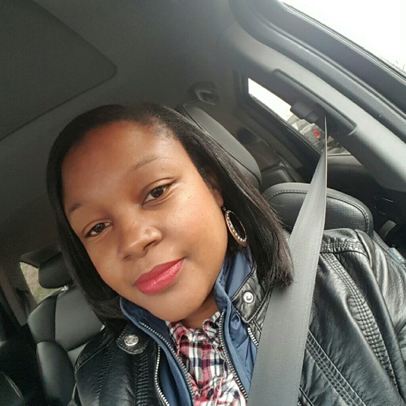 Meet your Posher, Aesha - Picture 1 of 1