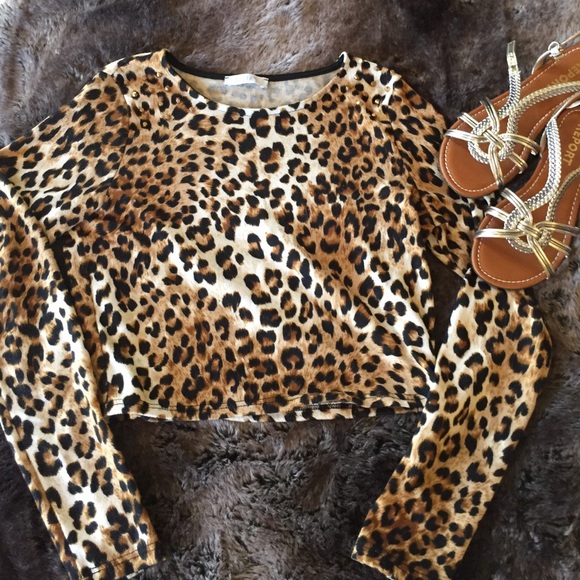❤️Delia's Cheetah print crop top