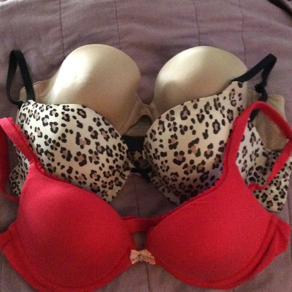Bundle of 3 Victoria's Secret bras, 36 B, like new