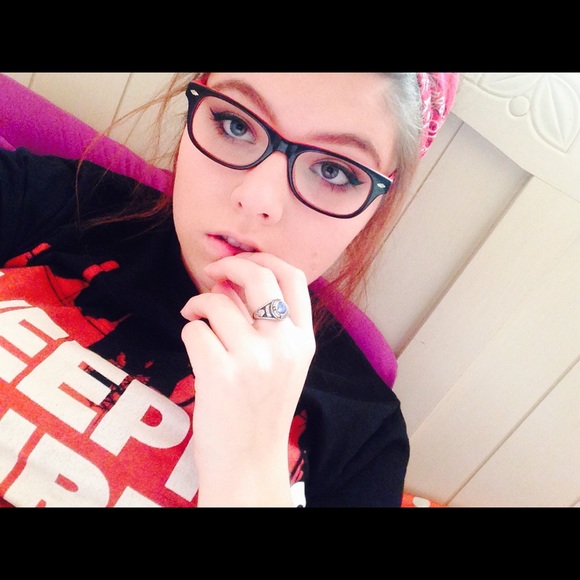 Meet your Posher, Abby - Picture 1 of 1