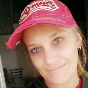 Meet your Posher, Lola