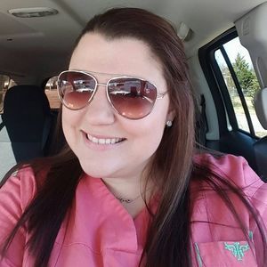 Meet your Posher, Ashley