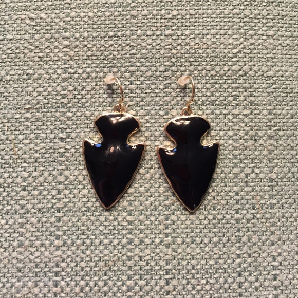 Jewelry - Black with gold trim earrings