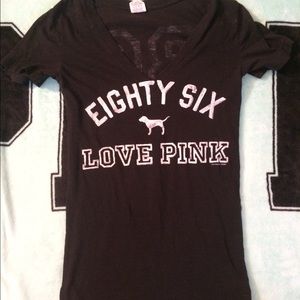 VS t-shirt. Size xs.