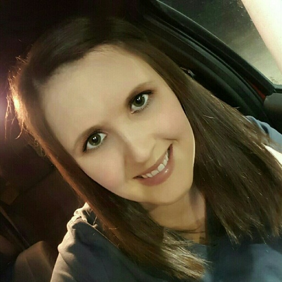 Meet your Posher, Kimberly - Picture 1 of 1