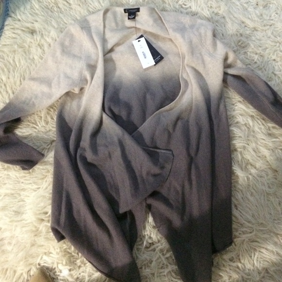 Bloomingdales Cashmere cardigan nwt