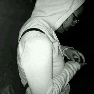 Meet your Posher, Cassandra