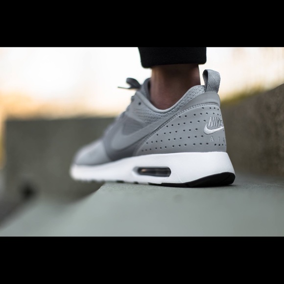 SOLD Mens Nike Air Max Tavas Wolf Grey/White Sz 8 - Picture 2 of 4