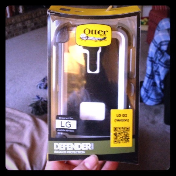 LG Otter Box with belt clip - Picture 1 of 2