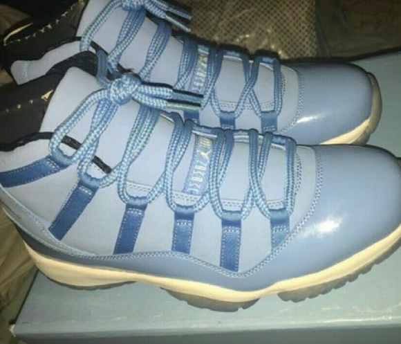 Pantone 11. - Picture 3 of 3