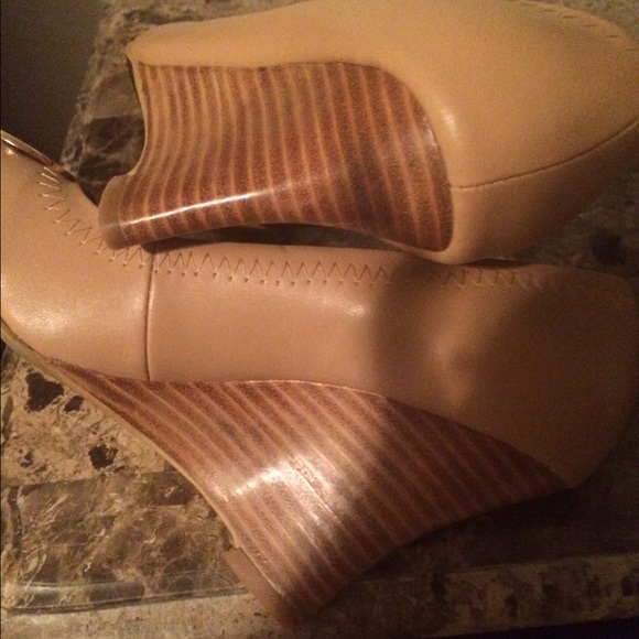 Tory Burch Shoes size 37 US size 7 Used